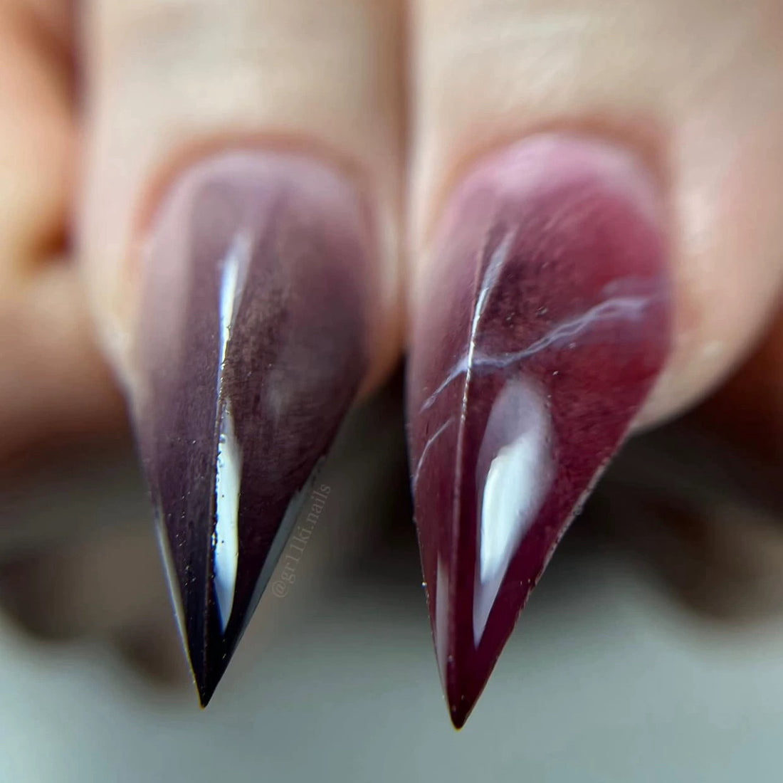 HexClaw | red and black ombre nails，werewolf nails，dragon nails，armor，claw，press on nails，claw press on nails，acrylic press on nails，gothic nails