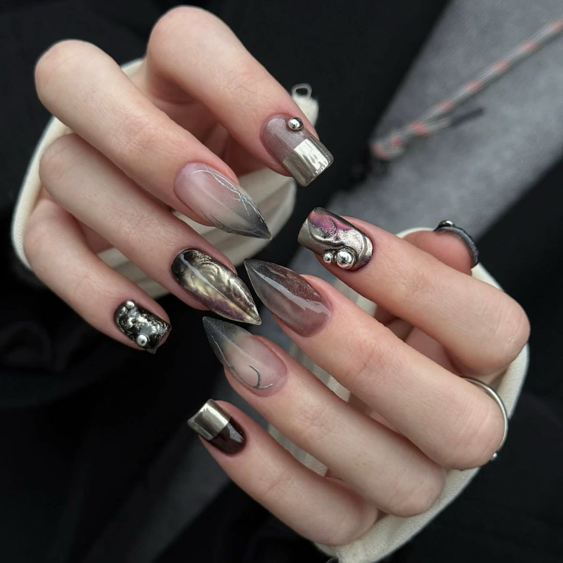 HexClaw | black sheer nails ，purple ombre nails，wrinkled 3D nails，acrylic nails，werewolf press on nails，claw press on nails，press on nails，armor，claw，goth nails