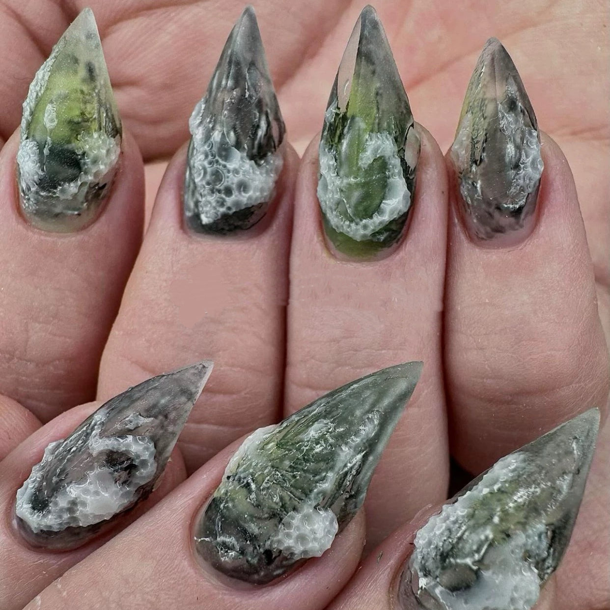 HexClaw | seaweed green nails，duckweed moss texture nails，acrylic press on nails，claw press on nails，werewolf nails，press on nails，claw，armor