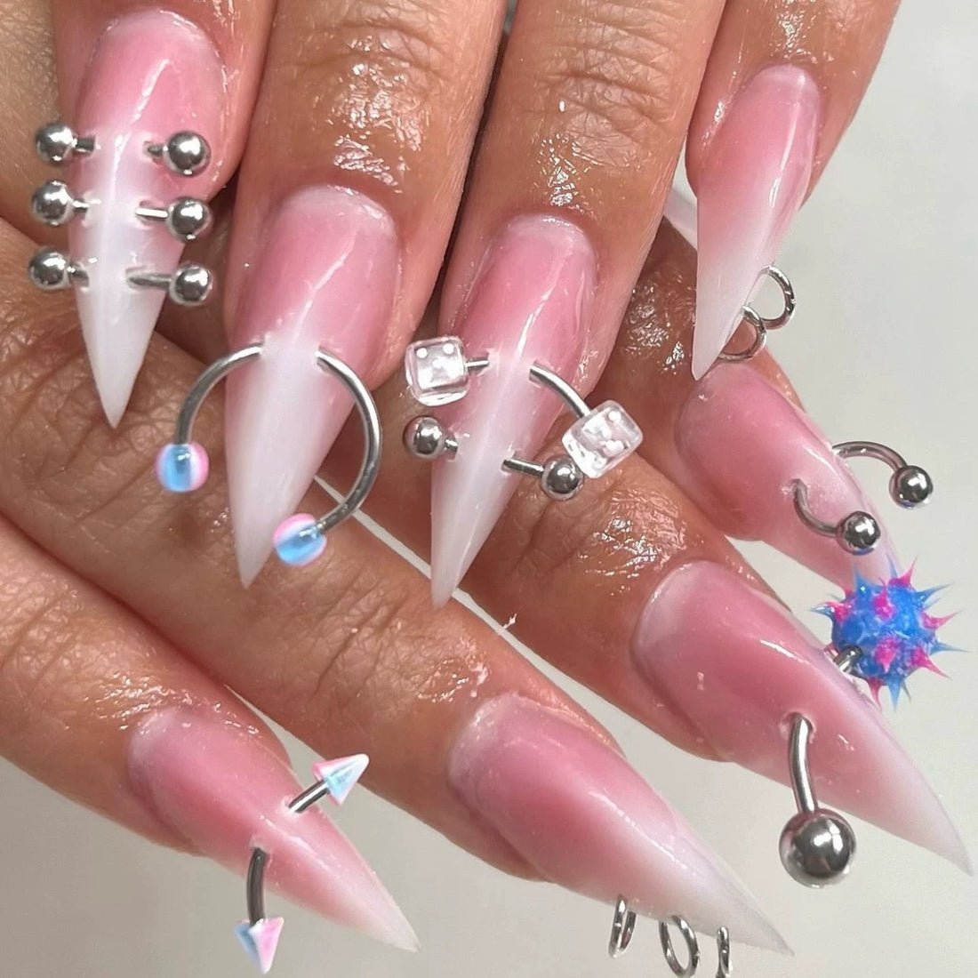 HexClaw | pink ombre nails，acrylic nails，claw nails，press on nails，armor，claw，werewolf nails