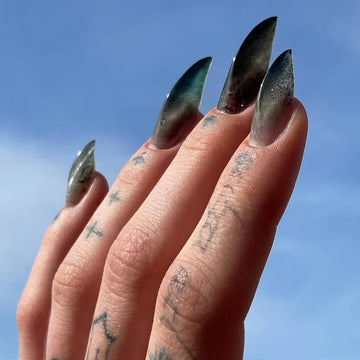HexClaw | turquoise amber black nails,  acrylic press on nails，claw press on nails，werewolf nails，press on nails，claw nails ，armor,  gothic nails