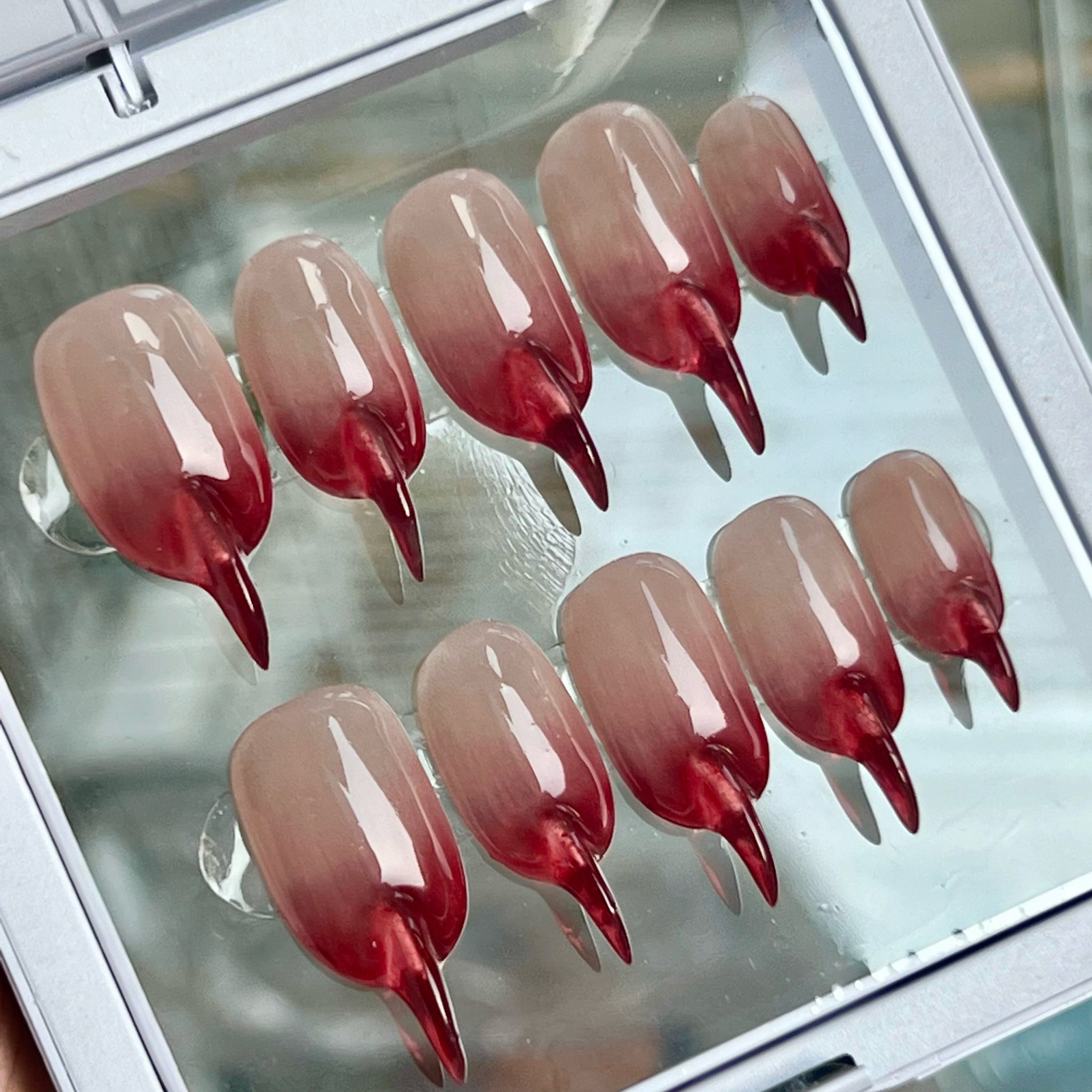 HexClaw | burgundy ombre nails，cat nails，acrylic nails，claw nails，press on nails，armor，claw，werewolf nails