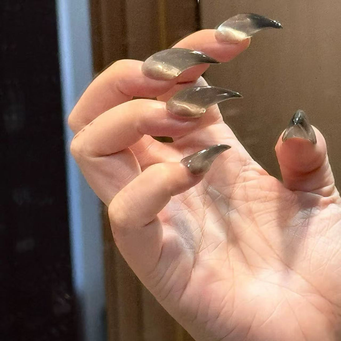 HexClaw | dark gray ombre nails，claw press on nails，acrylic press on nails，nails press on，armor，claw，werewolf nail
