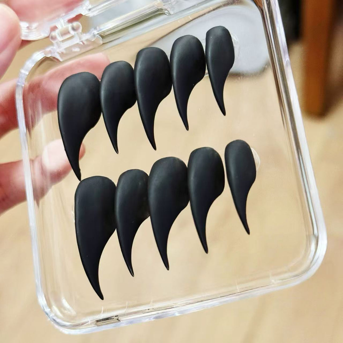 HexClaw | matte solid black nails，claw press on nails，acrylic nails， werewolf nails，claw，armor，press on nails