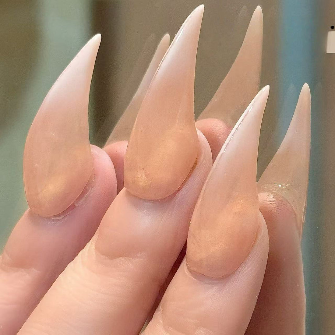 HexClaw | tea-colored nails，acrylic nails，claw nails，press on nails，armor，claw，werewolf nails
