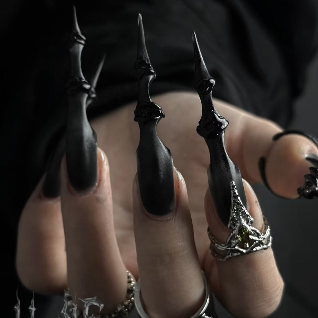 HexClaw | Extra-long black werewolf claw nails, ultra-sharp claws, acrylic press on claw nails, gothic nails, anime nails, halloween nails
